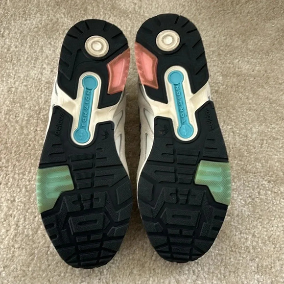 EUC Adidas Torsion Sneakers - Picture 5 of 7